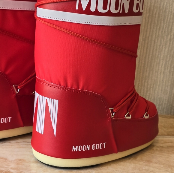 Moon Boot Icon Snow Boot - Red Moon Boots Red Icon Boots - Picture 9 of 16